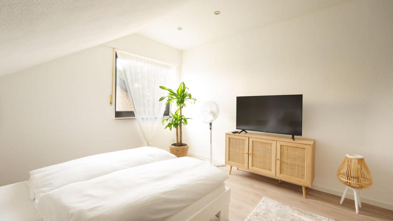 Stadtblick Apartmenthaus: Gemütliche Arbeitsatmosphäre Mit Streaming Apartment