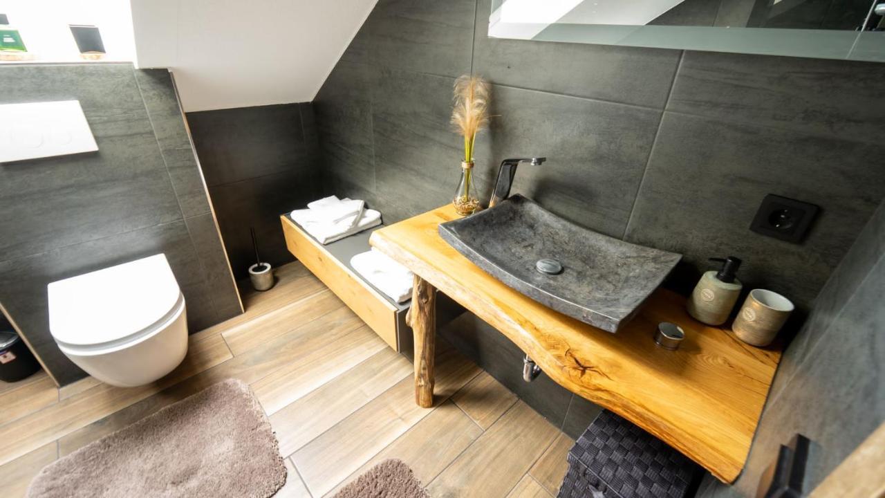 Stadtblick Apartmenthaus: Gemütliche Arbeitsatmosphäre Mit Streaming Apartment